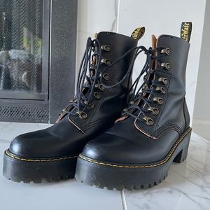 Dr. Martins Leona Lace Up Boots Sz 8